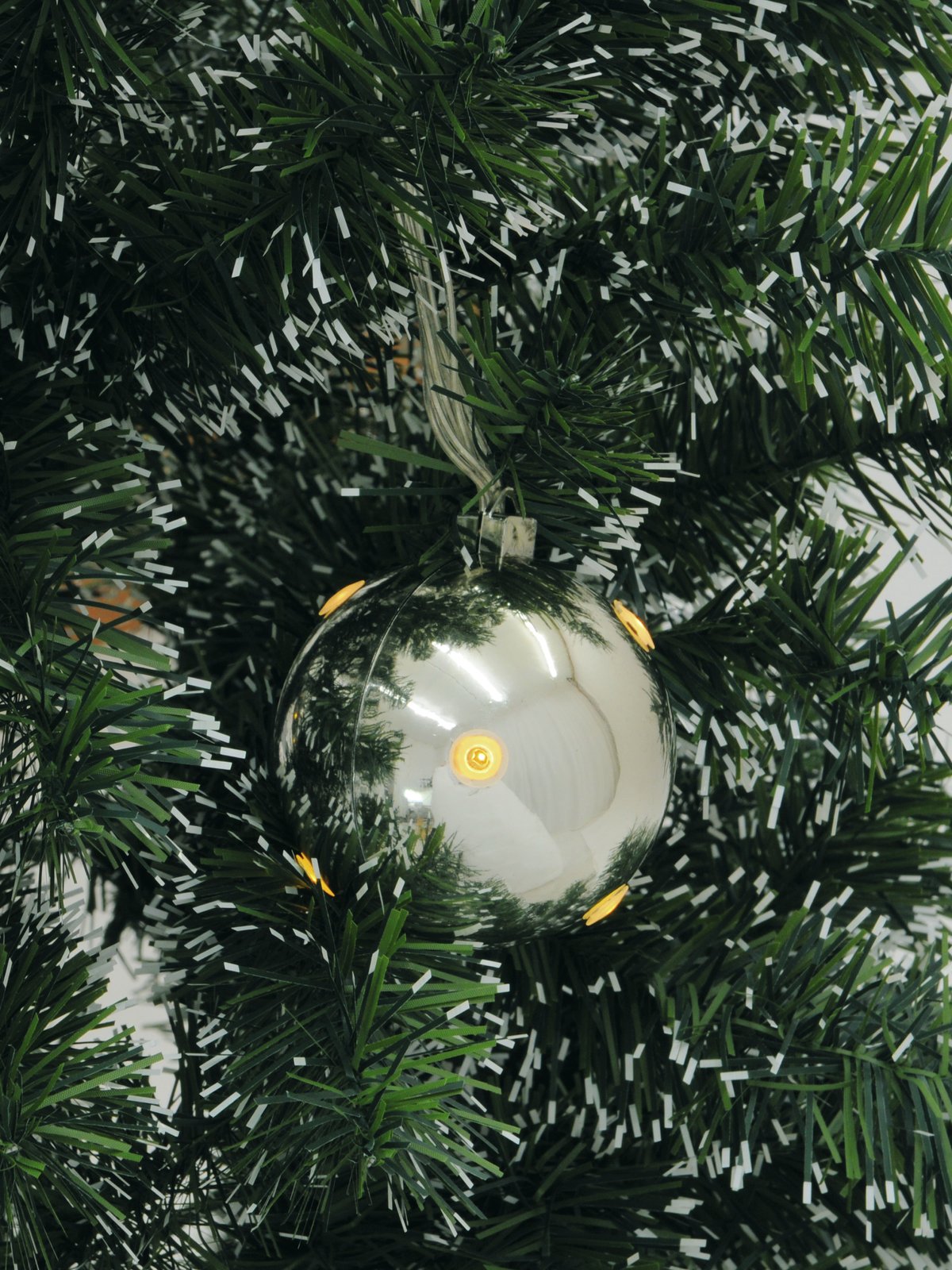 EUROPALMS LED Weihnachtskugel 6cm,silber 6x