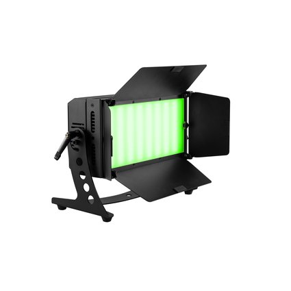 DMX-controlled surface light with RGB/WW color mixing, QuickDMX port, frost filter and barn doors
