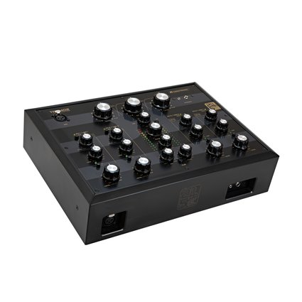 4-channel rotary mixer with 3-band frequency isolator for DJs
