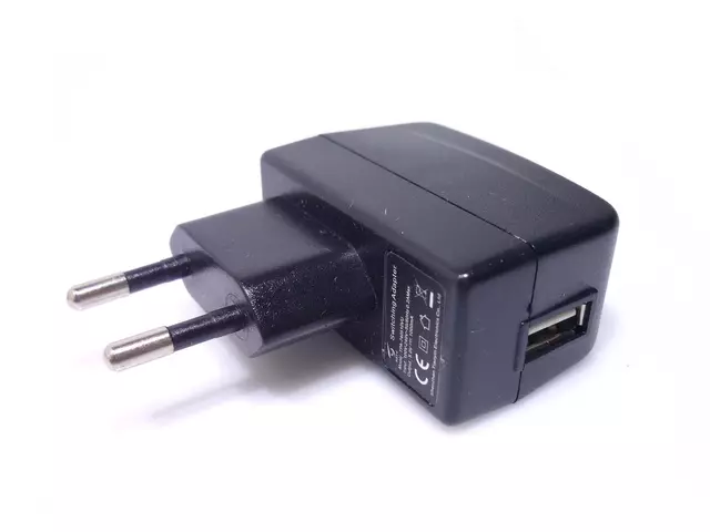 ZOOMAD-17　DC5V USB AC ADAPTERDC5V USB AC アダプター