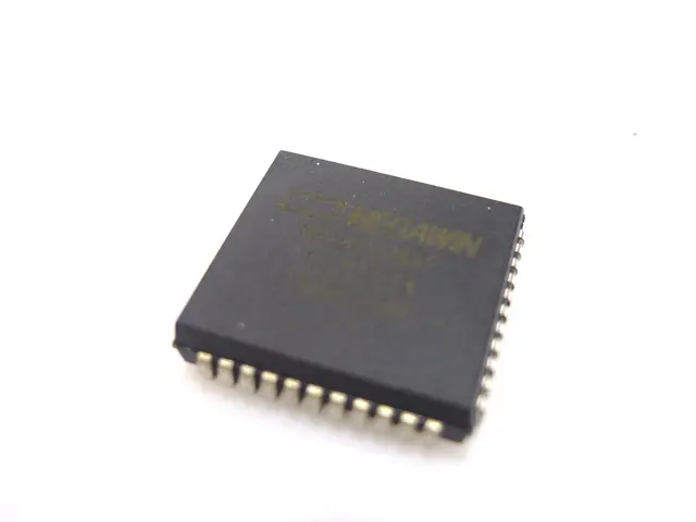  CPU TMH-8 (MPC82G) 44 pin-MainBild